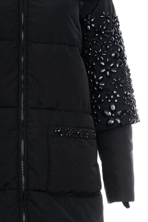 Как украсить черную зимнюю куртку