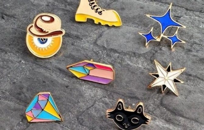 Как украсить черную зимнюю куртку