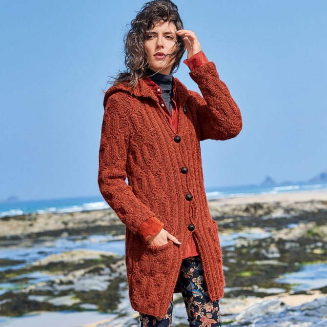 Удлиненный кардиган узкого покроя с капюшоном и накладными карманами