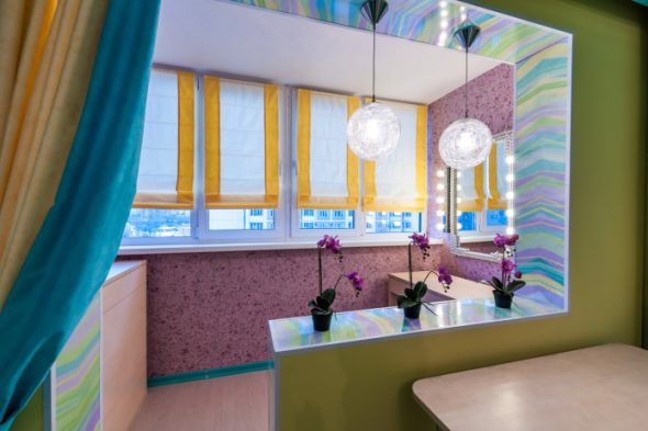 Занавески на липучках на балконе