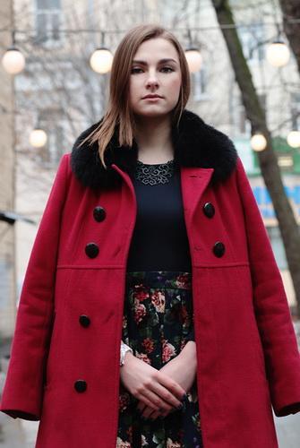 Зимние драповые пальто с мехом: модные женские фасоны